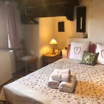 La Portette D'hotes Bed & Breakfast 3*